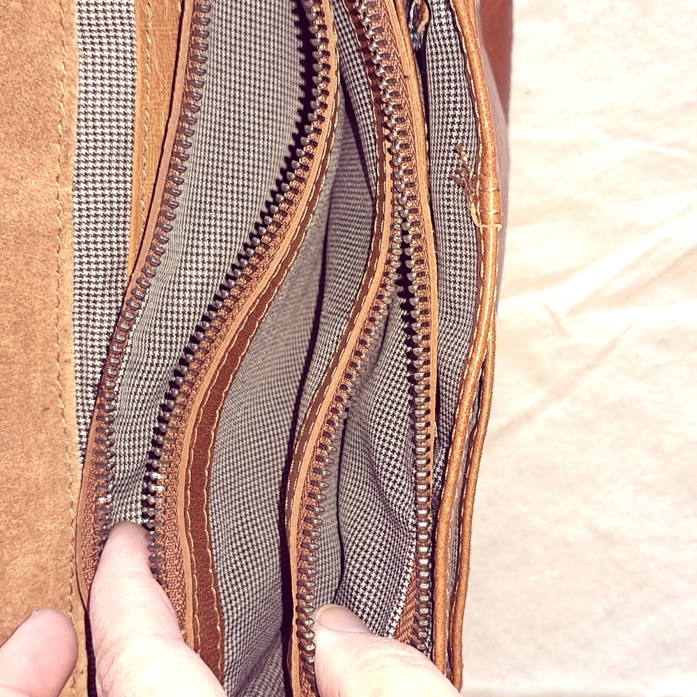 Spikes And Sparrow LEATHER PURSE - Picture 6 of 12